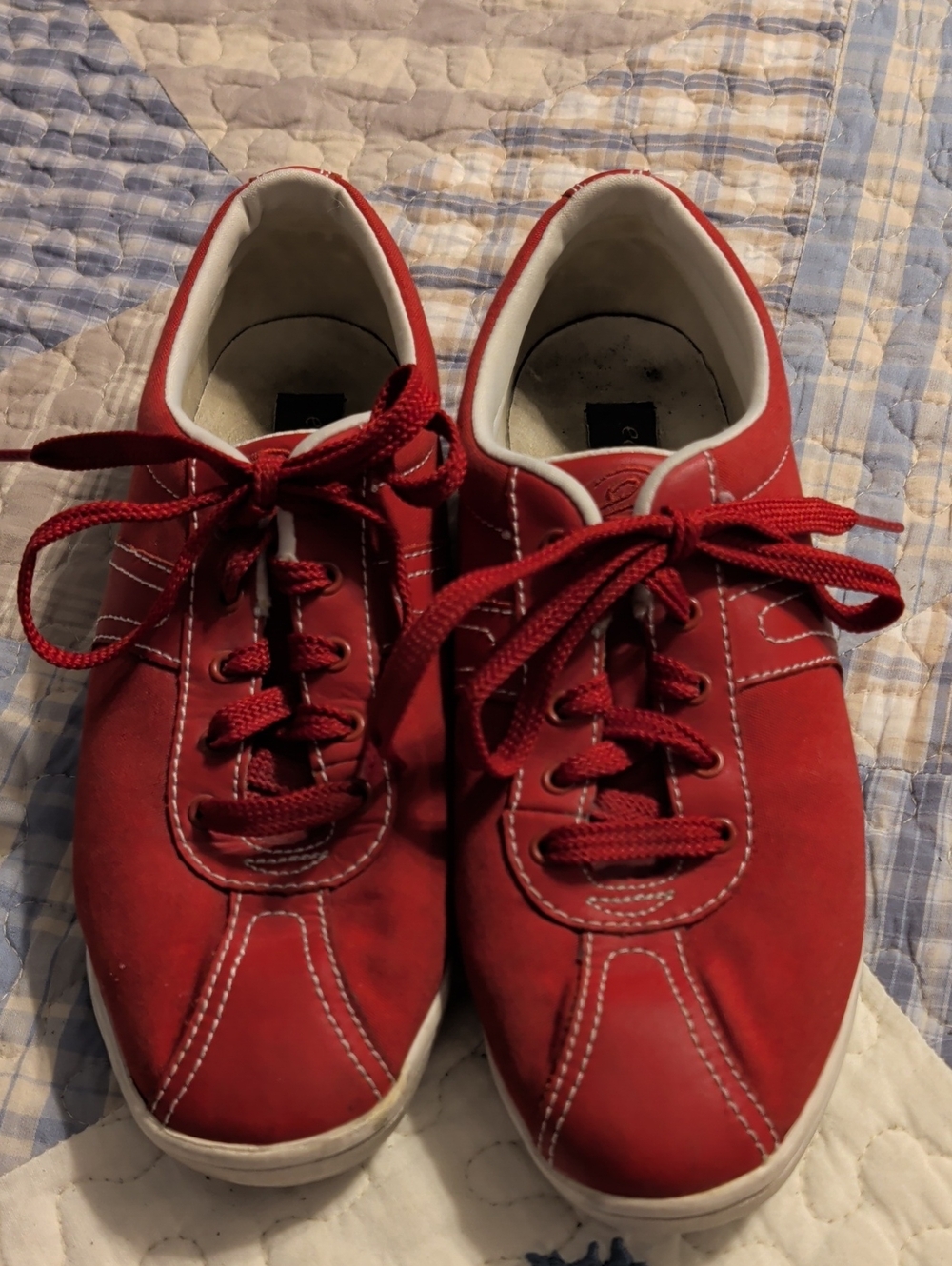Easy Spirit Red Low-Top Casual Sneaker